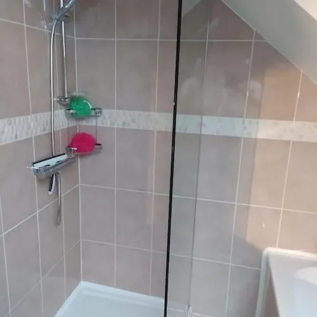 Vakantiewoning Dichtbij Zee 펜션 브레데네